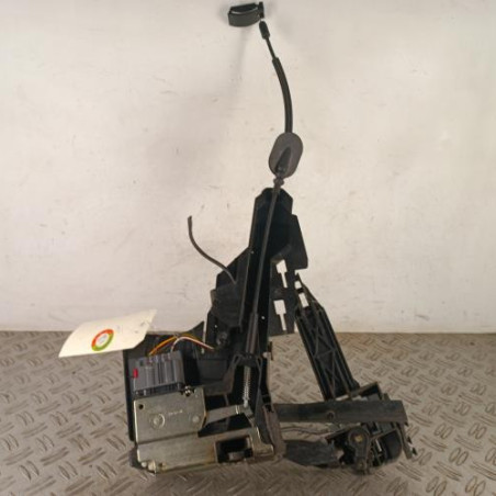 Serrure avant droit FORD FIESTA 5