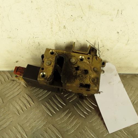 Serrure avant gauche PEUGEOT 106