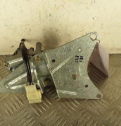 Moteur essuie glace arriere RENAULT CLIO 1