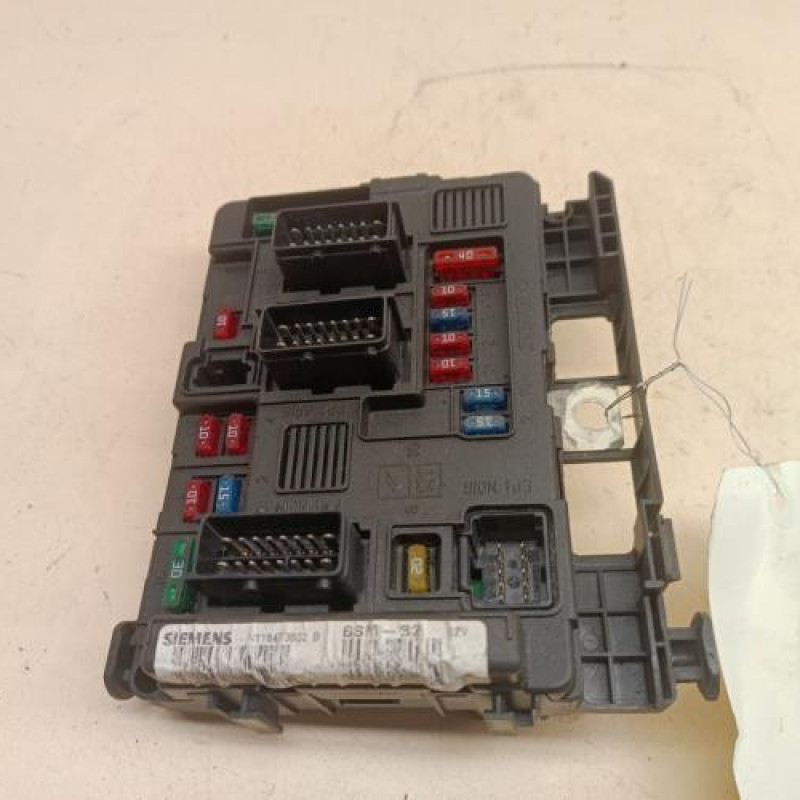 Boitier servitude moteur (BSM) PEUGEOT 206 Boitier servitude moteur (BSM) PEUGEOT 206