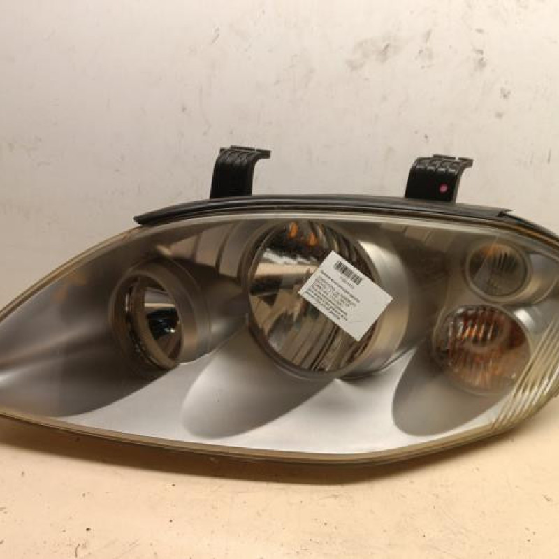 Optique avant principal gauche (feux)(phare) SSANGYONG RODIUS 1