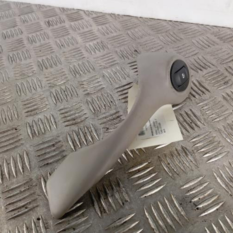 Interrupteur de leve vitre avant droit RENAULT CLIO 3