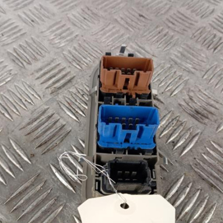 Interrupteur de leve vitre avant gauche RENAULT CLIO 3