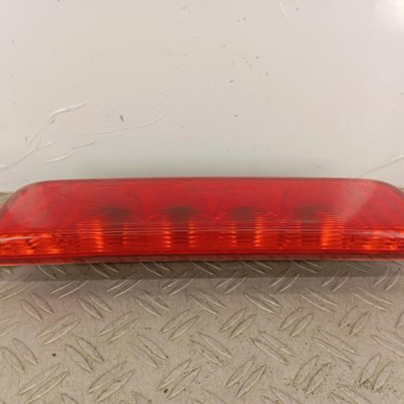 Feu arriere stop central PEUGEOT 207 Feu arriere stop central PEUGEOT 207