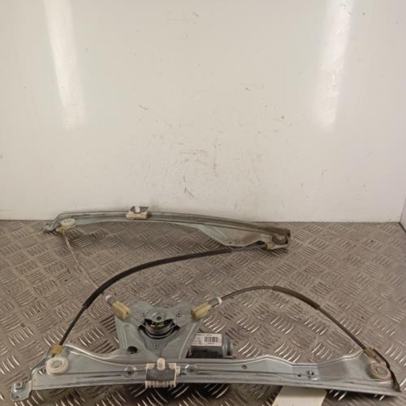 Leve vitre electrique avant gauche RENAULT CLIO 3