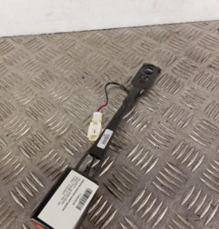 Attache ceinture avant gauche PEUGEOT 5008 1