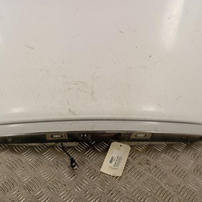 Bouton de coffre MERCEDES CLASSE B 246 Bouton de coffre MERCEDES CLASSE B 246