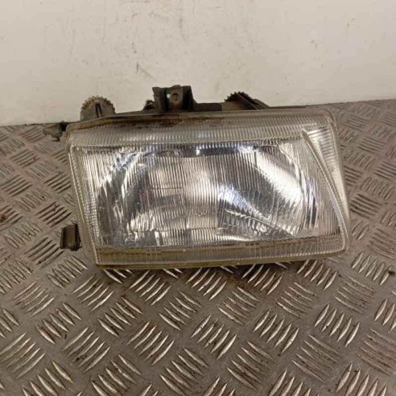 Optique avant principal droit (feux)(phare) SEAT CORDOBA 1