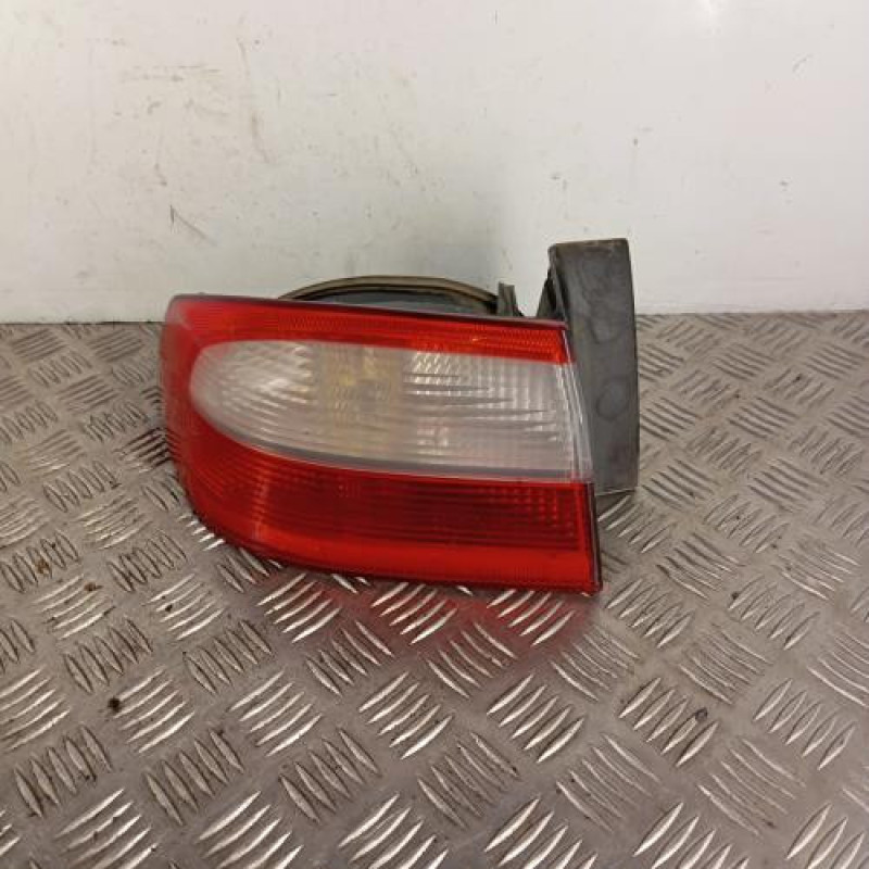 Feu arriere principal gauche (feux) RENAULT LAGUNA 2