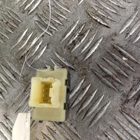 Interrupteur de leve vitre avant gauche DACIA SANDERO 2