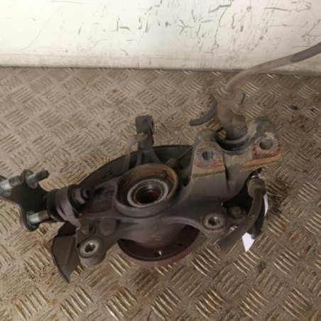 Moyeu avant gauche PEUGEOT 308 2 Photo n°1