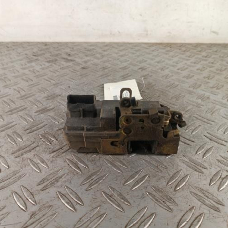 Serrure avant gauche PEUGEOT 206 Serrure avant gauche PEUGEOT 206