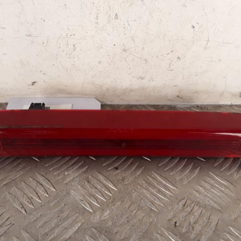 Feu arriere stop central RENAULT MEGANE 3 Feu arriere stop central RENAULT MEGANE 3