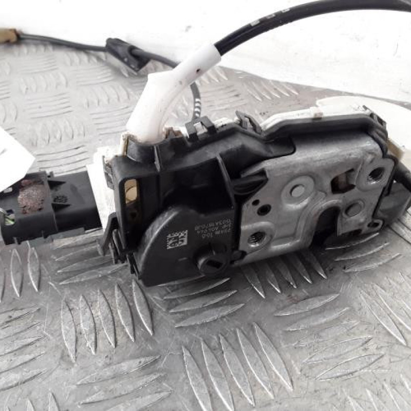 Serrure avant gauche PEUGEOT 308 1 Serrure avant gauche PEUGEOT 308 1