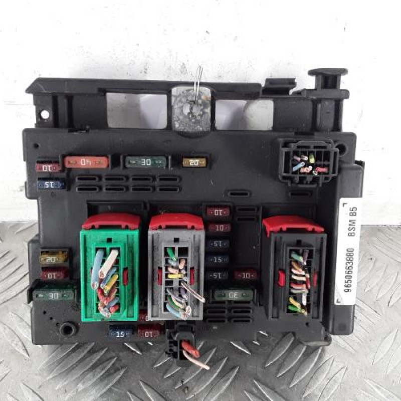 Boitier servitude moteur (BSM) PEUGEOT 307 Boitier servitude moteur (BSM) PEUGEOT 307