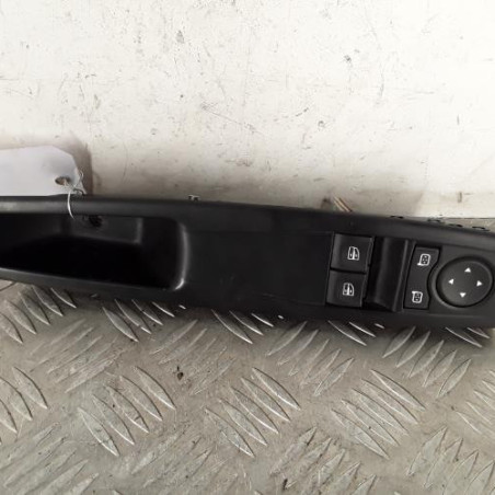 Interrupteur de leve vitre avant gauche RENAULT MEGANE 3 Photo n°1