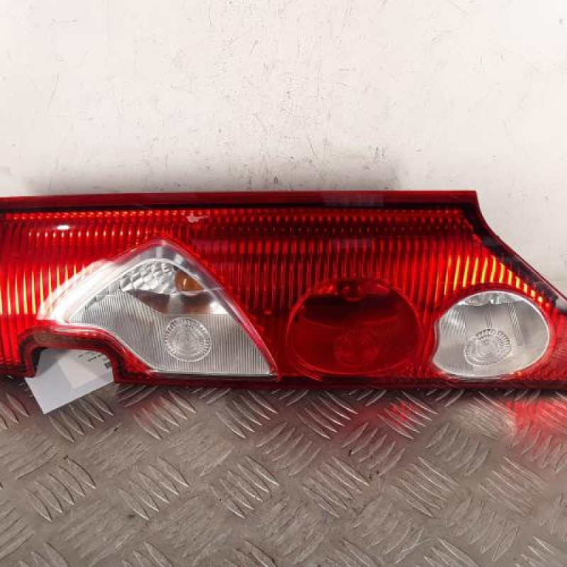 Feu arriere principal droit (feux) RENAULT KANGOO 2 Feu arriere principal droit (feux) RENAULT KANGOO 2