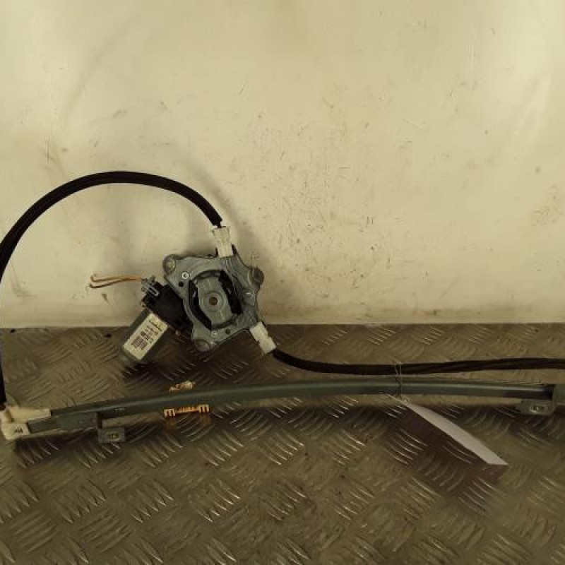 Leve vitre electrique avant droit RENAULT SCENIC 1
