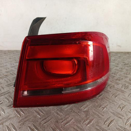 Feu arriere principal droit (feux) VOLKSWAGEN PASSAT 6 Photo n°1