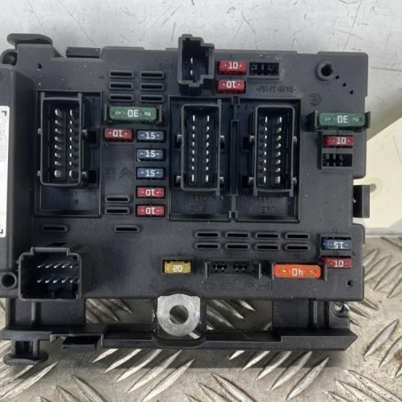 Boitier servitude moteur (BSM) PEUGEOT 206 Boitier servitude moteur (BSM) PEUGEOT 206