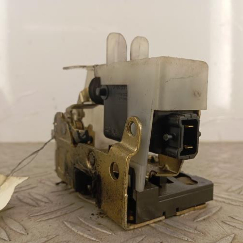 Serrure arriere gauche RENAULT CLIO 2