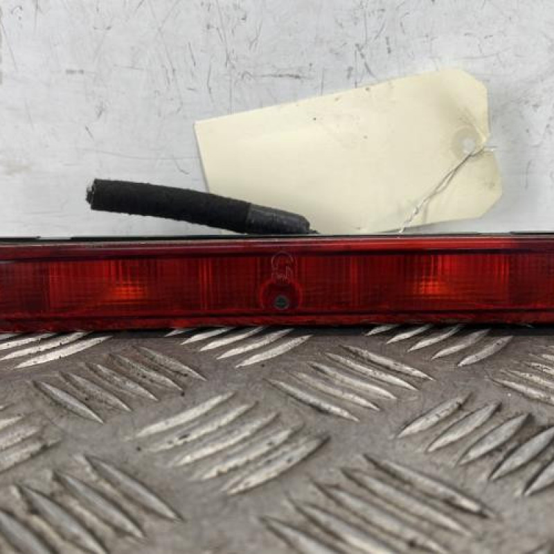 Feu arriere stop central PEUGEOT 206 Feu arriere stop central PEUGEOT 206