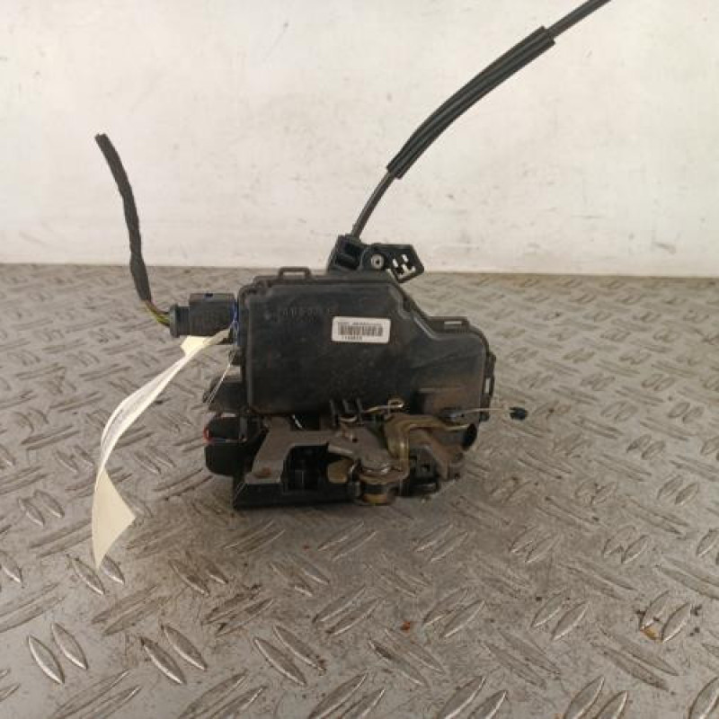 Serrure arriere gauche SKODA FABIA 1