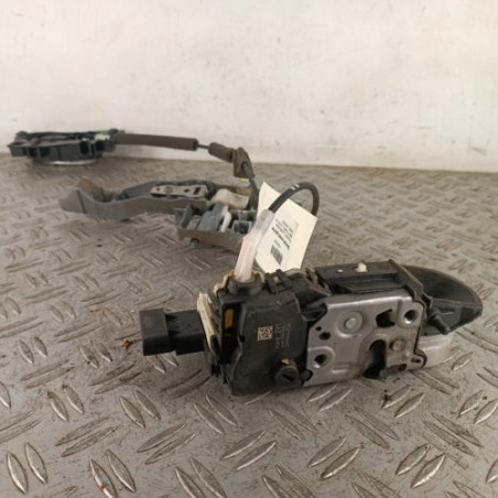 Serrure avant gauche PEUGEOT 3008 1