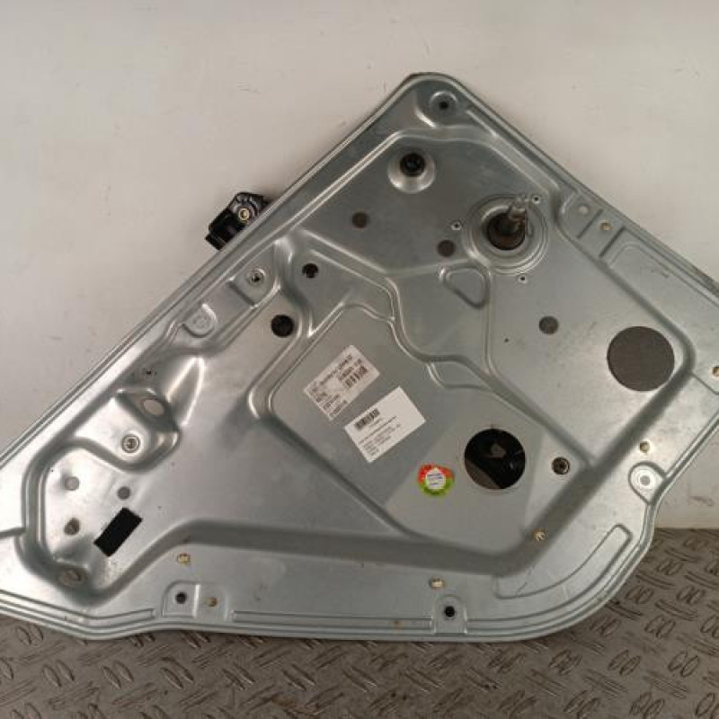 Leve vitre mecanique arriere gauche SKODA FABIA 1