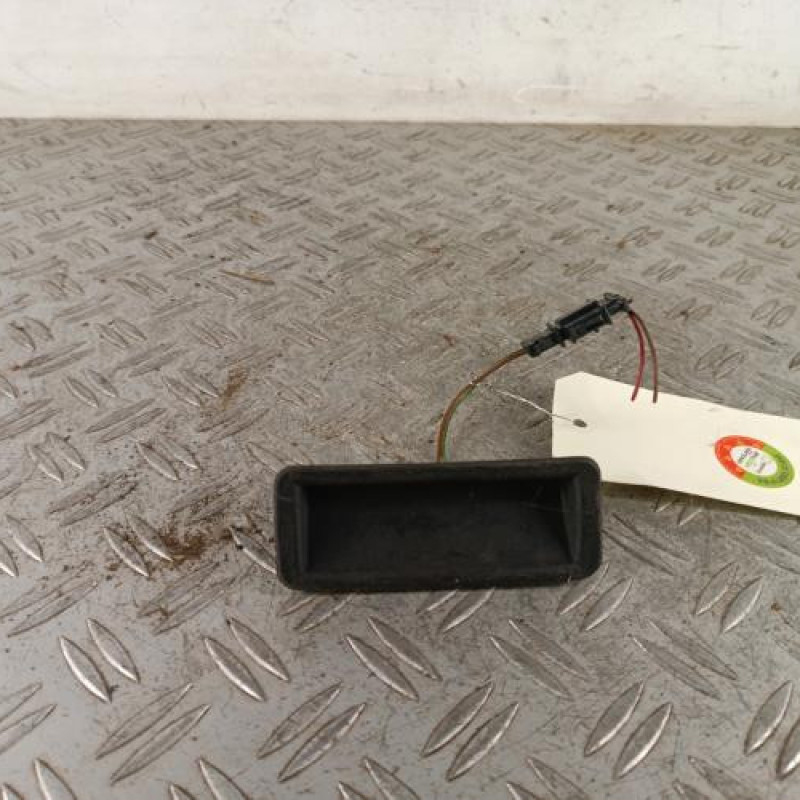 Poignee hayon SKODA FABIA 1