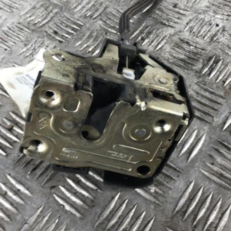 Serrure avant droit RENAULT CLIO 2 Serrure avant droit RENAULT CLIO 2