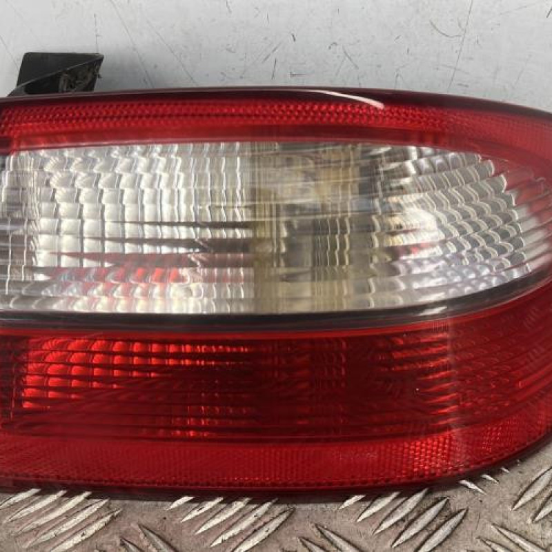 Feu arriere principal gauche (feux) RENAULT LAGUNA 2