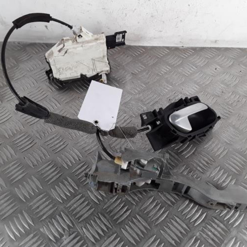 Serrure avant droit CITROEN C5 2 Serrure avant droit CITROEN C5 2