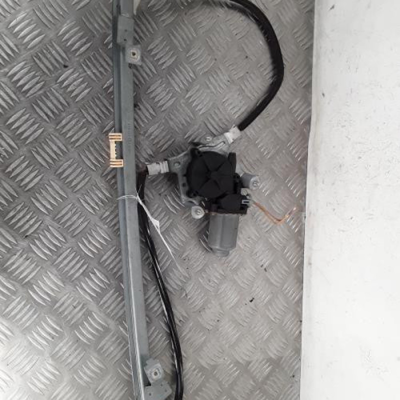 Leve vitre electrique avant droit RENAULT SCENIC 1