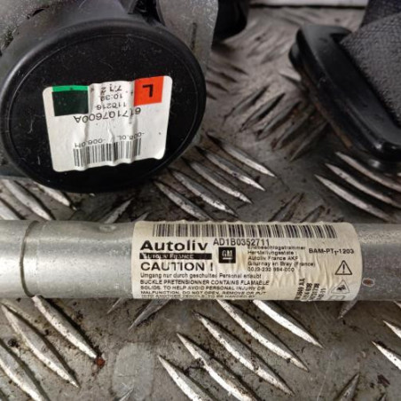 Ceinture avant gauche OPEL CORSA D