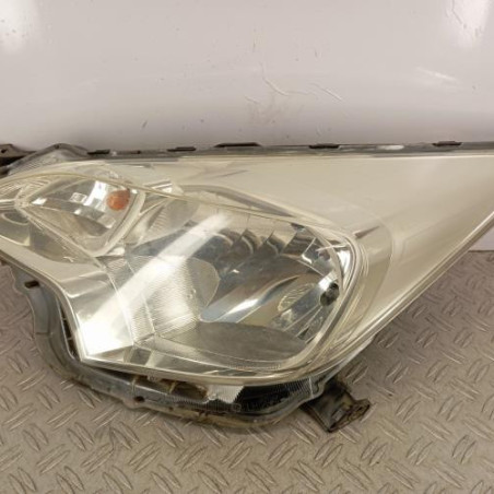Optique avant principal gauche (feux)(phare) TOYOTA VERSO-S Photo n°1