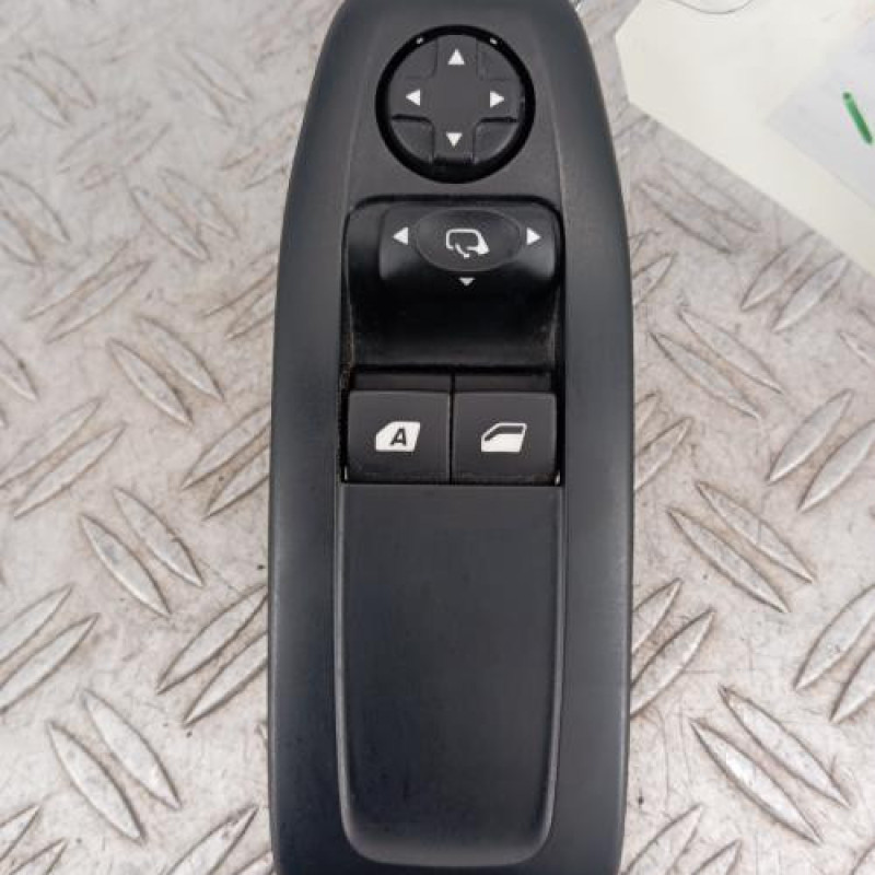 Interrupteur de leve vitre avant gauche PEUGEOT 2008 1