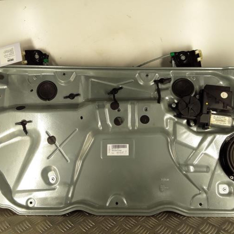 Leve vitre electrique avant gauche VOLKSWAGEN POLO 4