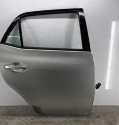 Porte arriere droit TOYOTA AURIS 1 Photo n°1