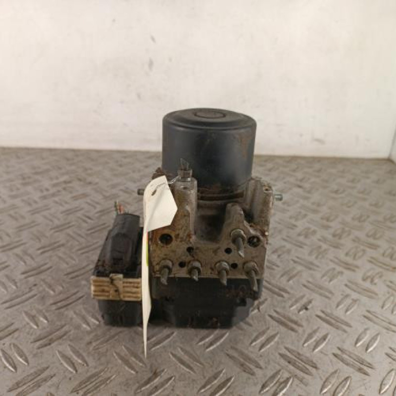 Bloc ABS (freins anti-blocage) TOYOTA RAV4 3 Bloc ABS (freins anti-blocage) TOYOTA RAV4 3