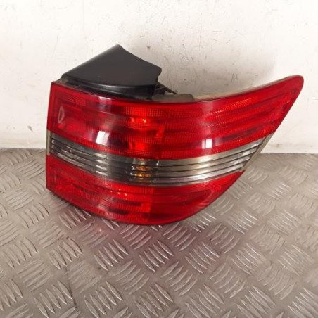 Feu arriere principal droit (feux) MERCEDES CLASSE B 245 Photo n°1