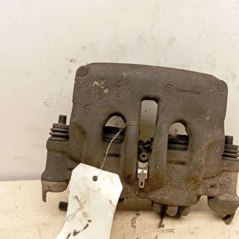 Etrier avant gauche (freinage) NISSAN NV400