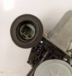 Leve vitre electrique avant droit TOYOTA VERSO-S Photo n°3