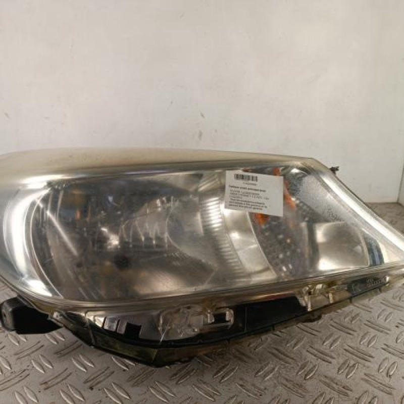 Optique avant principal droit (feux)(phare) TOYOTA YARIS 3