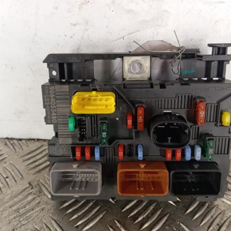 Boitier servitude moteur (BSM) PEUGEOT 1007 Boitier servitude moteur (BSM) PEUGEOT 1007