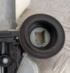 Leve vitre electrique avant gauche TOYOTA VERSO-S Photo n°3