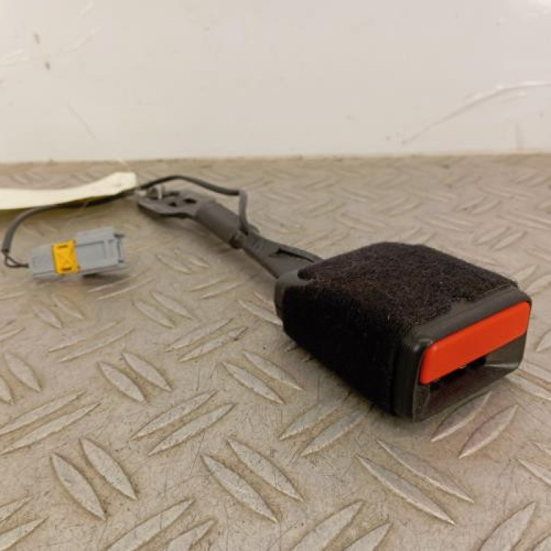 Attache ceinture avant gauche PEUGEOT 2008 1