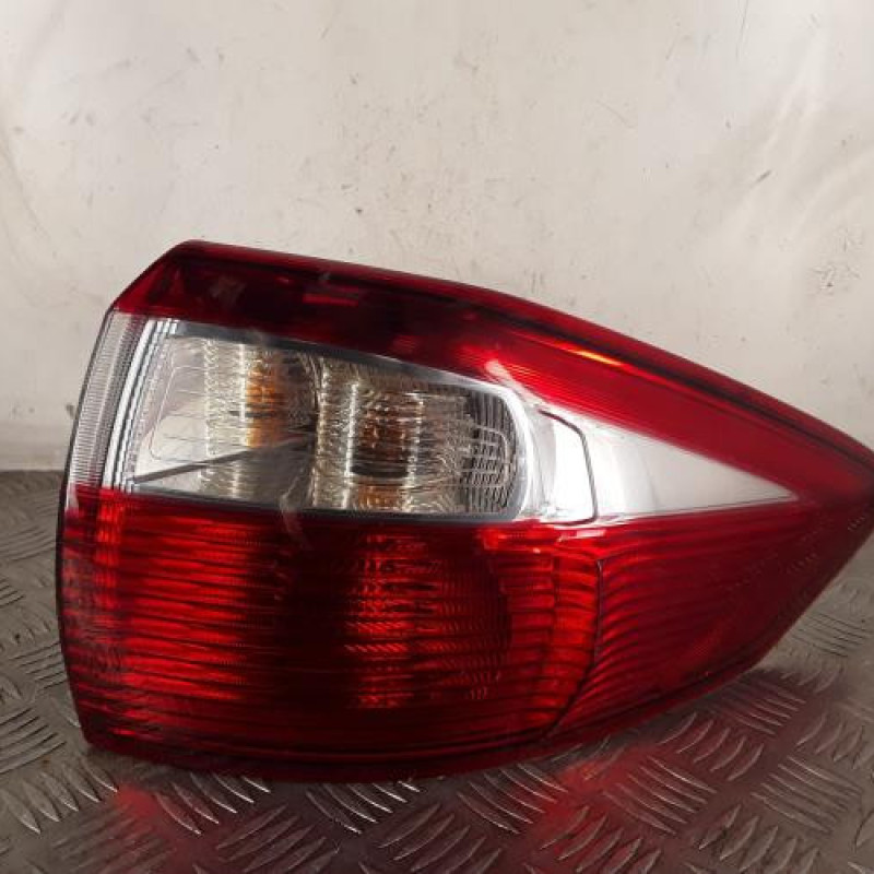 Feu arriere principal droit (feux) FORD C-MAX 2 Feu arriere principal droit (feux) FORD C-MAX 2