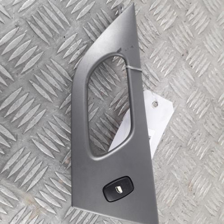 Interrupteur de leve vitre arriere droit PEUGEOT 407 Photo n°1