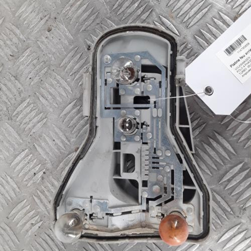 Platine feu arriere droit VOLKSWAGEN POLO 4